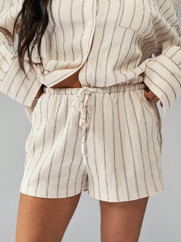 Pantaloni scurți SHEIN, crem