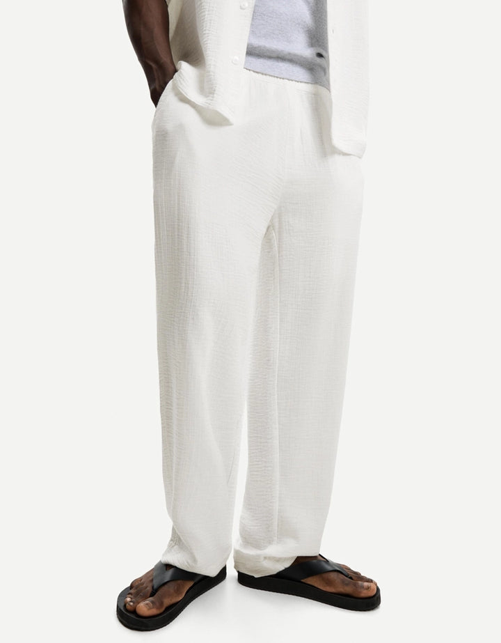 Pantaloni BERSHKA, alb