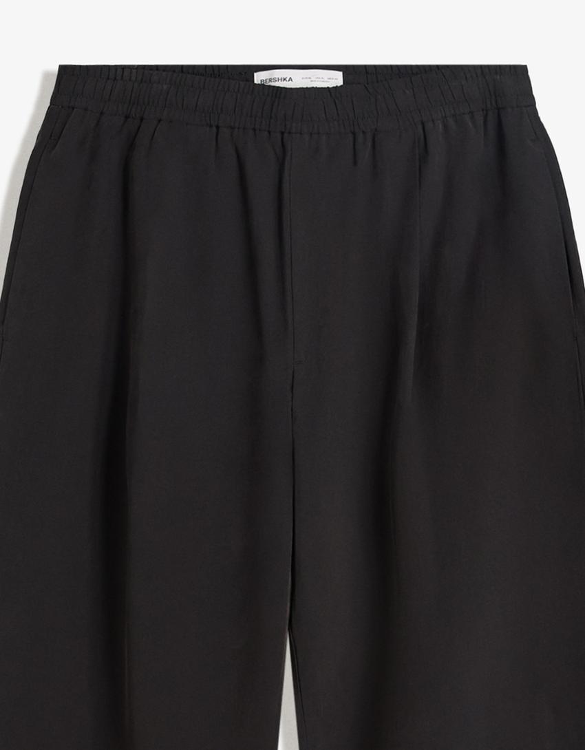 Pantaloni BERSHKA, negru