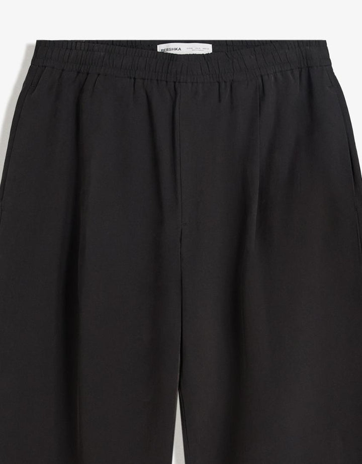 Pantaloni BERSHKA, negru