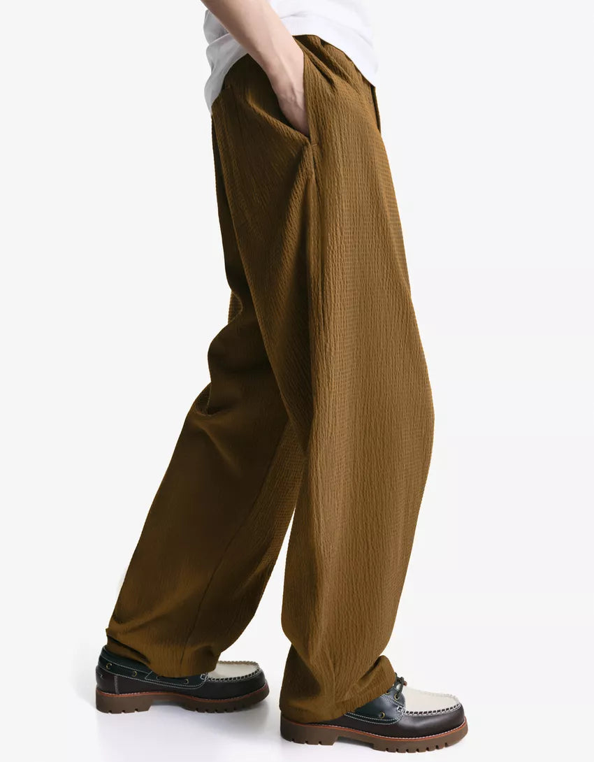 Pantaloni BERSHKA, maro