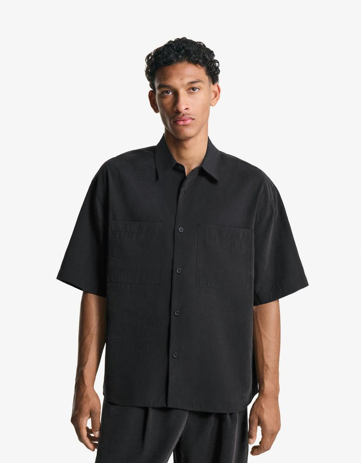 Cămașă cu mâneca scurtă BERSHKA, negru