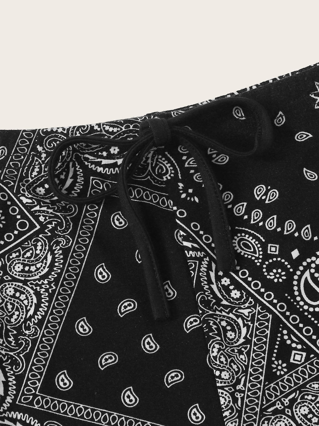 Pantaloni scurți SHEIN, negru