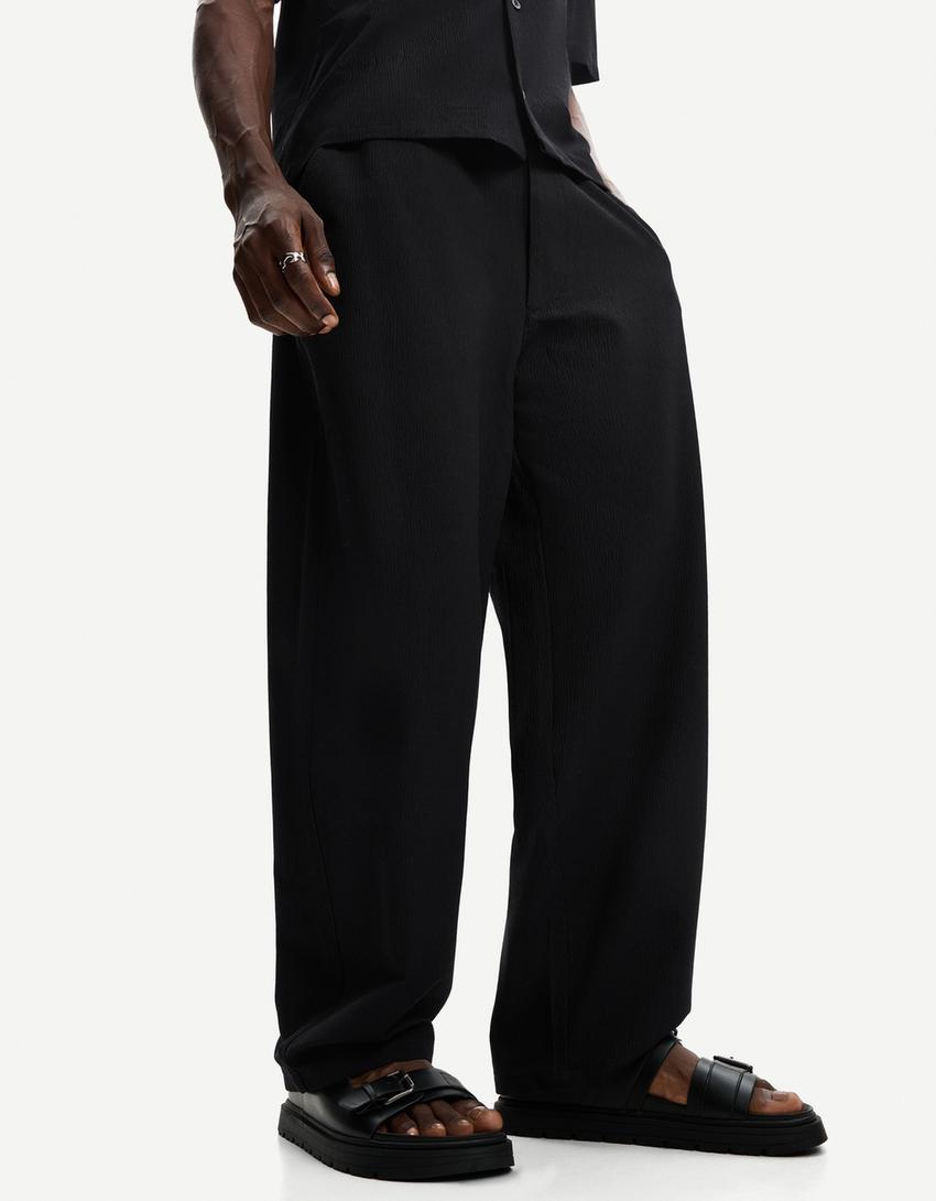 Pantaloni BERSHKA, negru