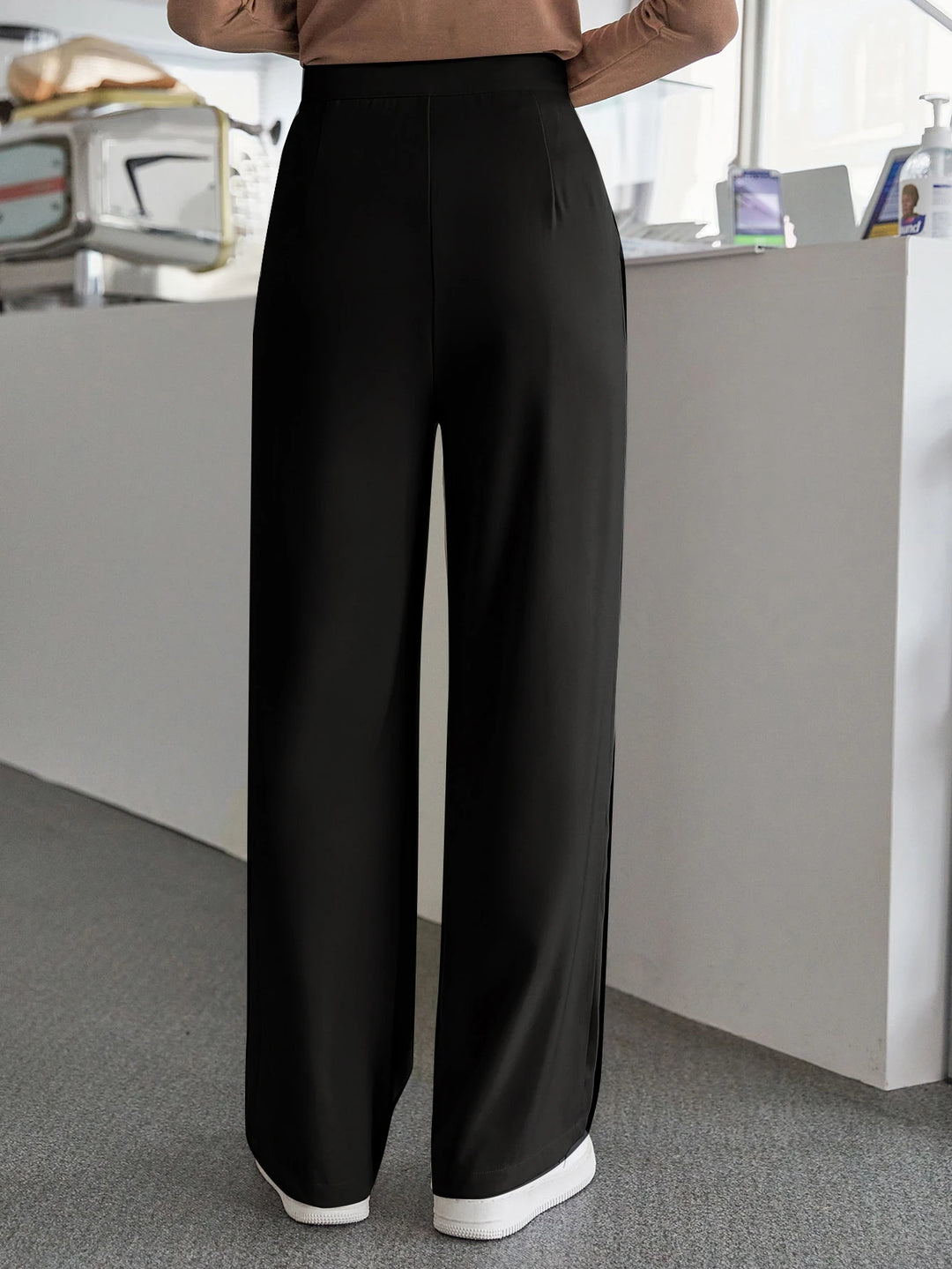Pantaloni Dazy by Shein, negru