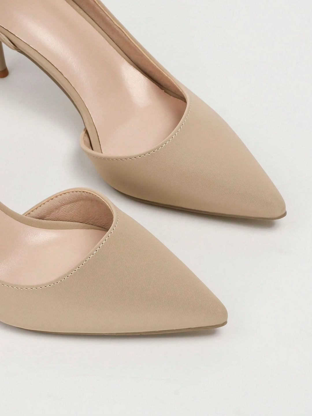 Pantofi cu toc SHEIN, bej