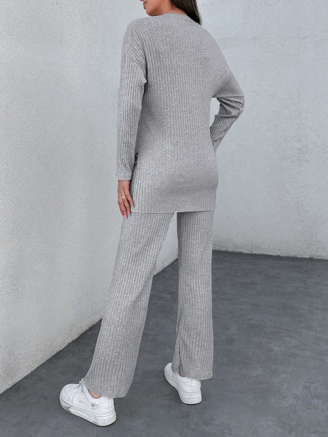 SHEIN együttes, szürke