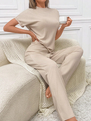 Compleu pijamale SHEIN, bej
