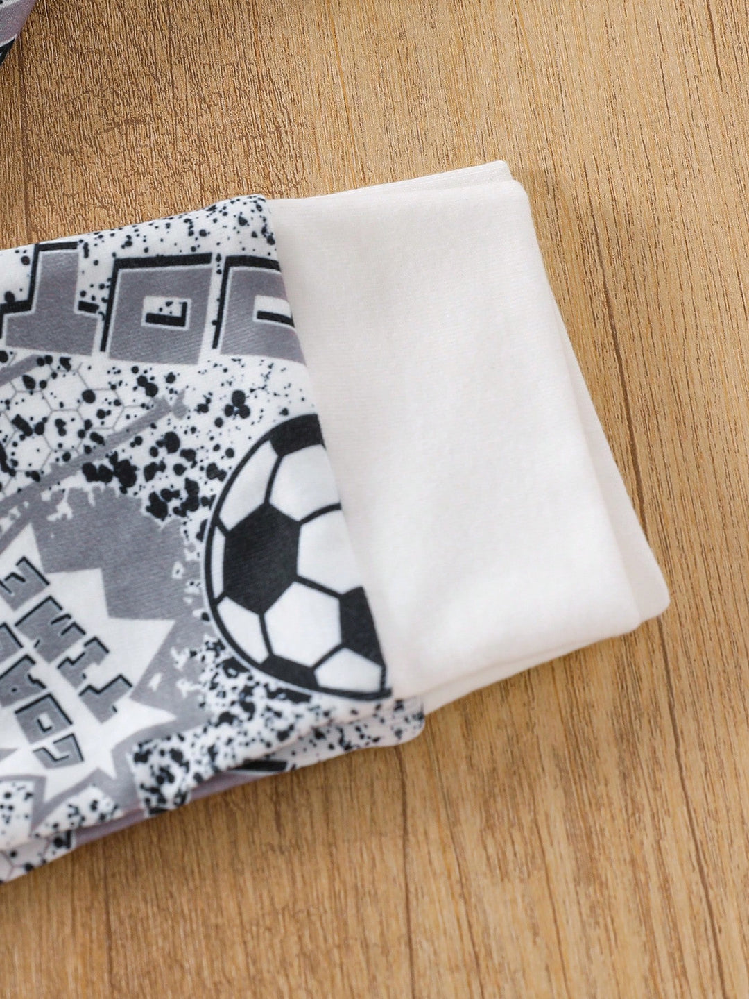 Compleu pijamale SHEIN, mix culori
