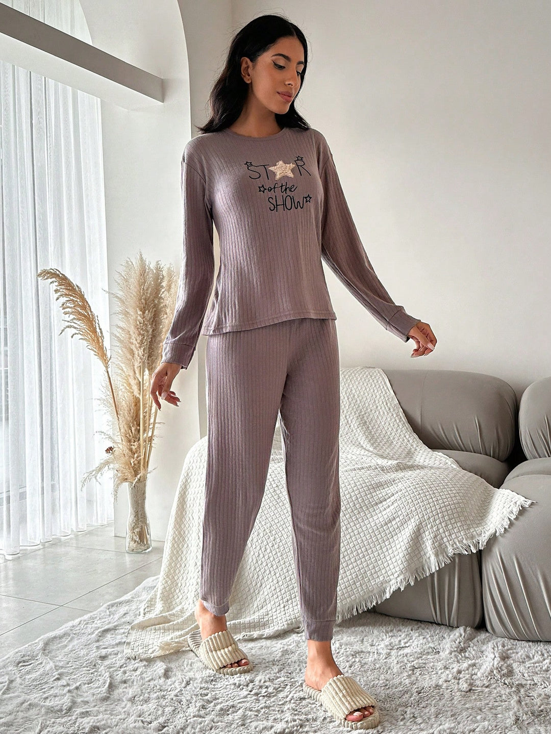 Set pijamale SHEIN, maro