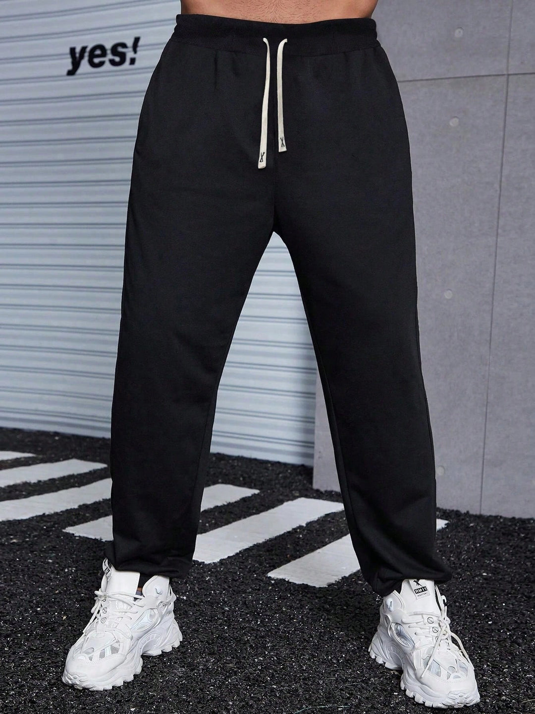 Pantaloni SHEIN, negru