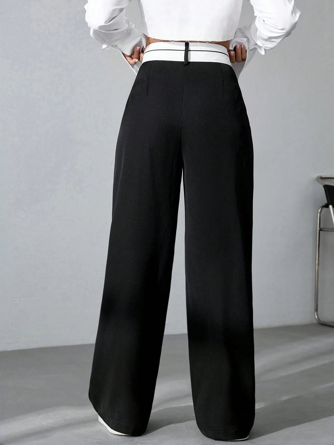 Pantaloni SHEIN, negru
