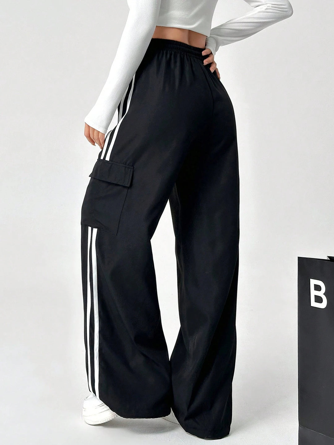 Pantaloni SHEIN, negru