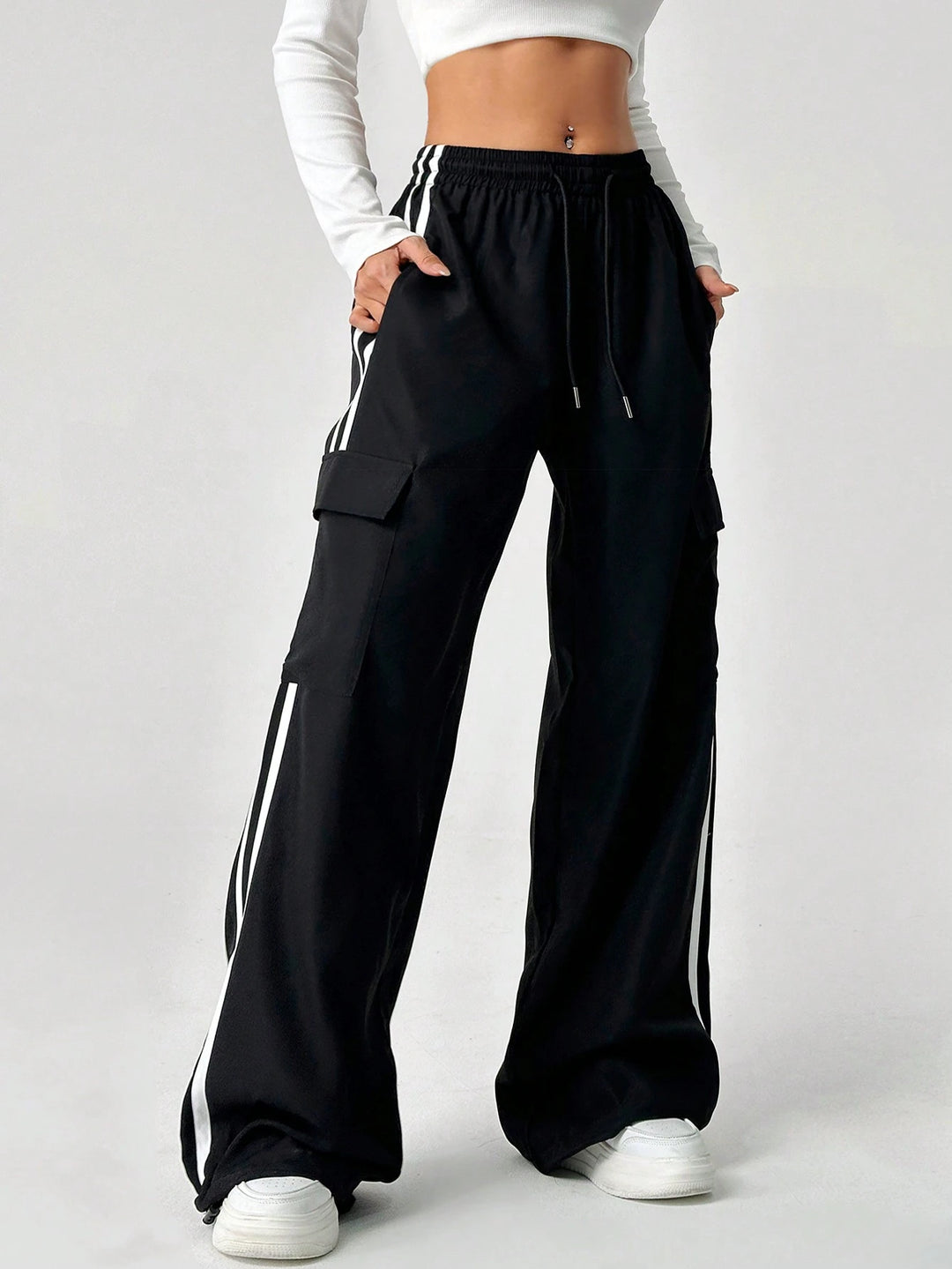 Pantaloni SHEIN, negru