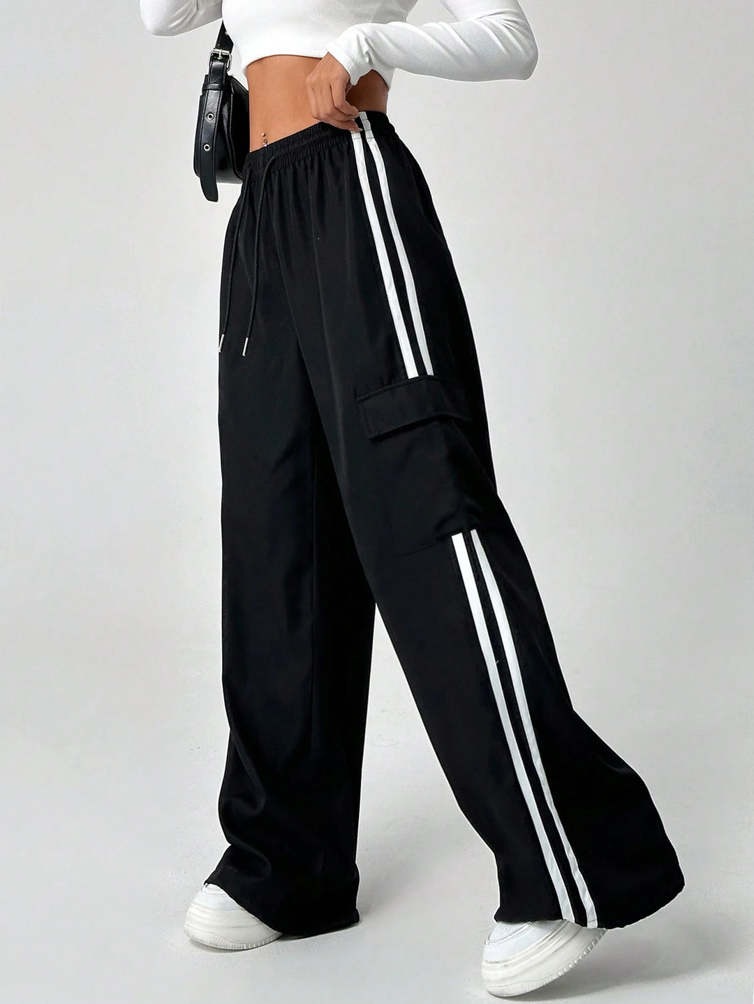 Pantaloni SHEIN, negru