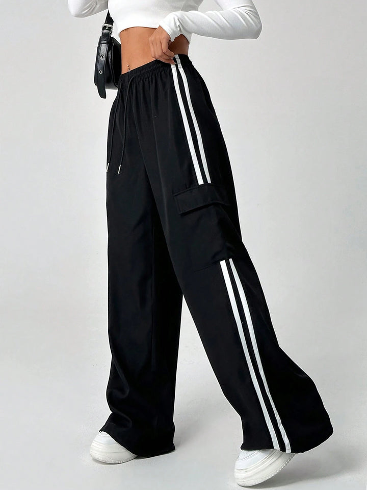 Pantaloni SHEIN, negru