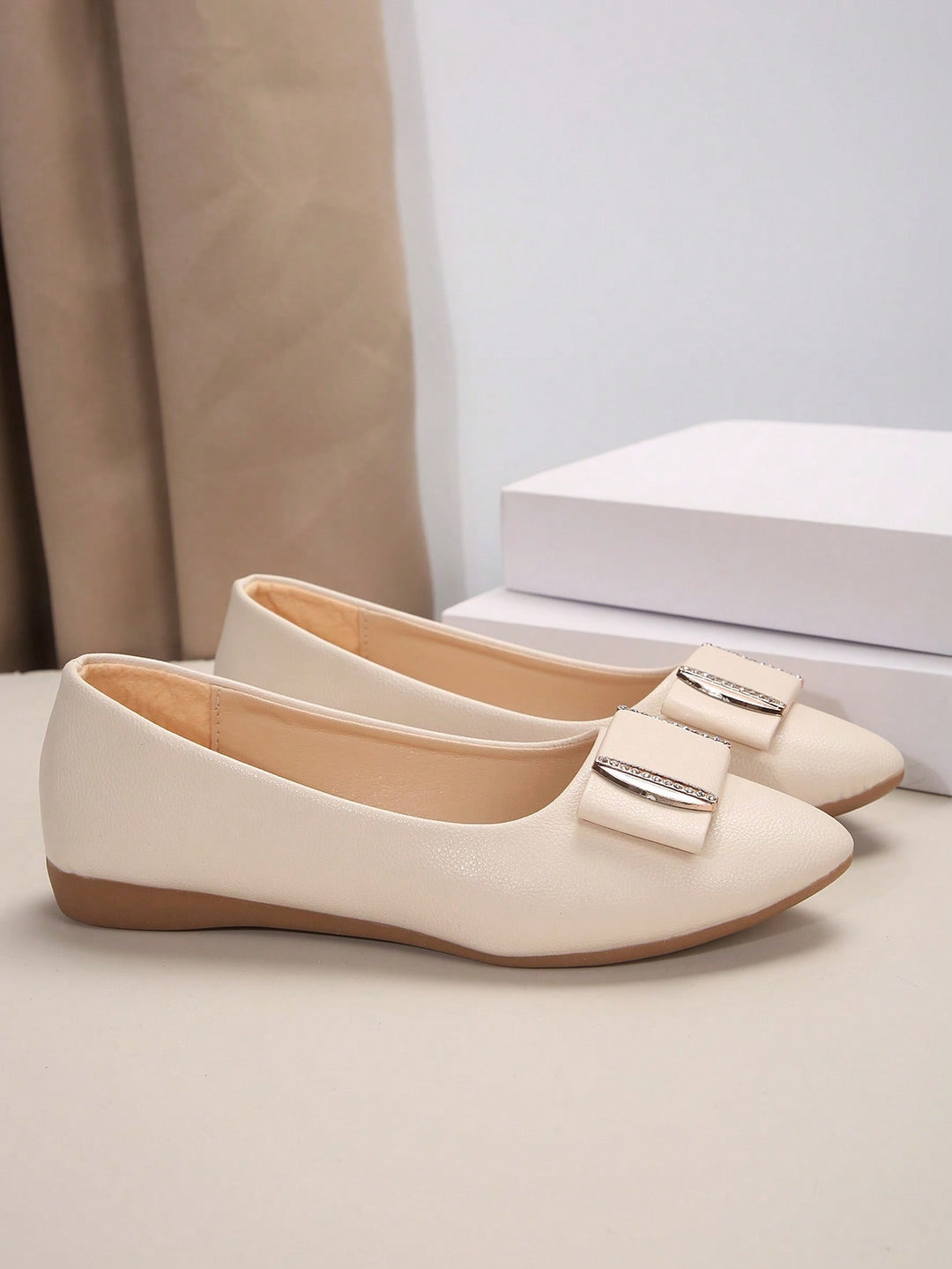 Balerini SHEIN, bej