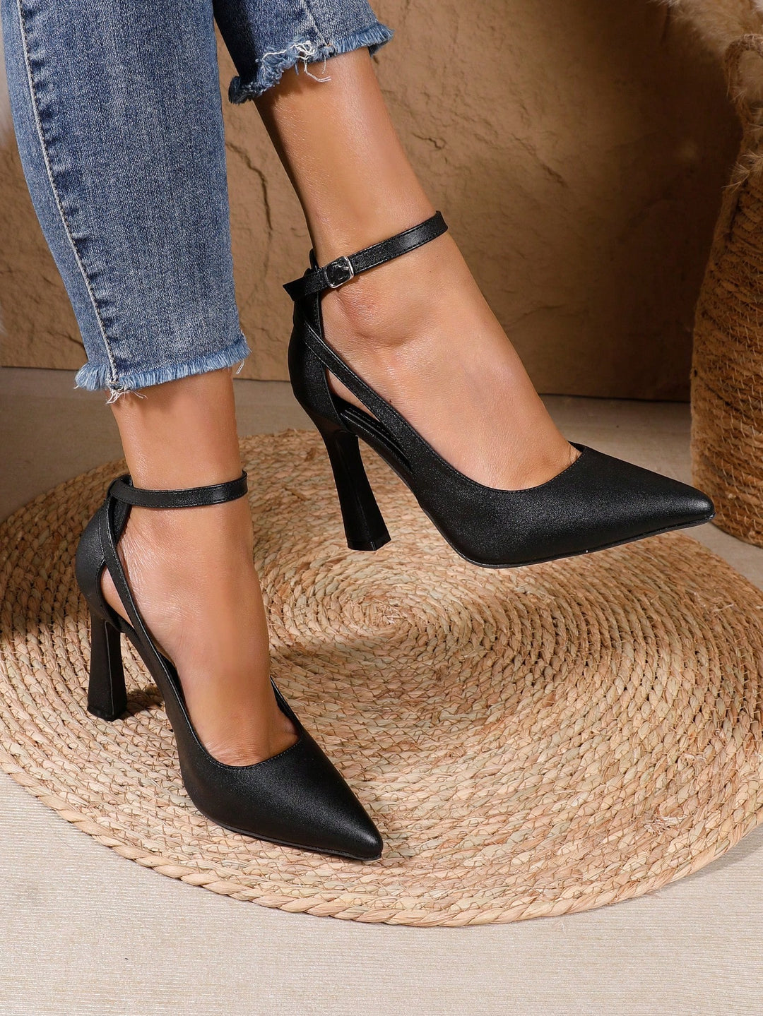 Pantofi cu toc SHEIN, negru