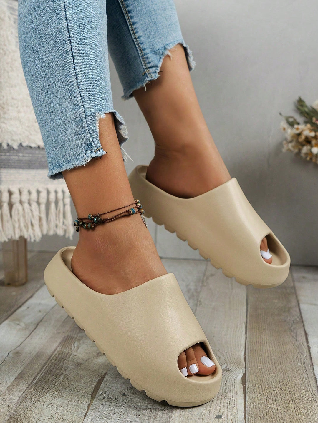 Papuc tip slide SHEIN, kaki