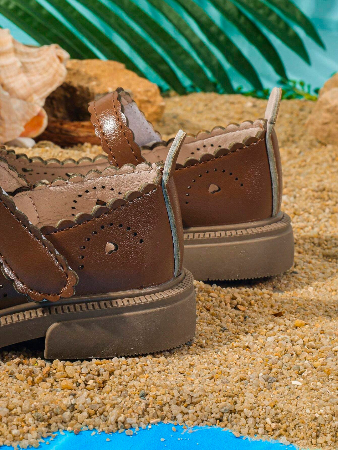 Pantofi SHEIN, maro