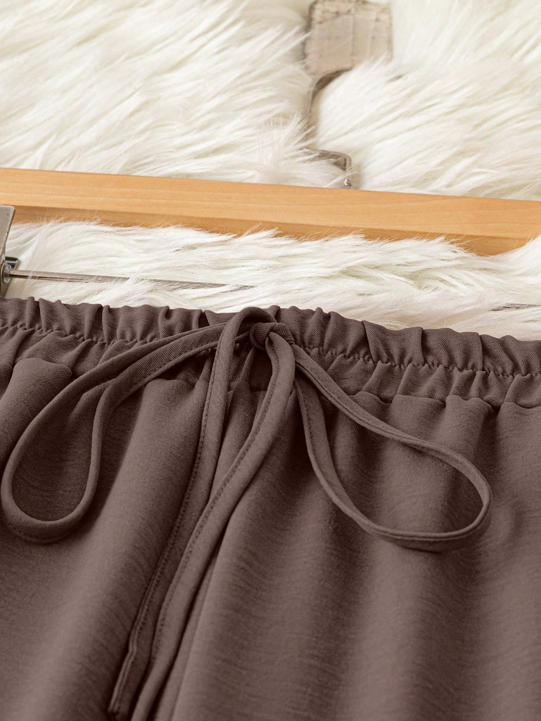 Pantaloni SHEIN, maro