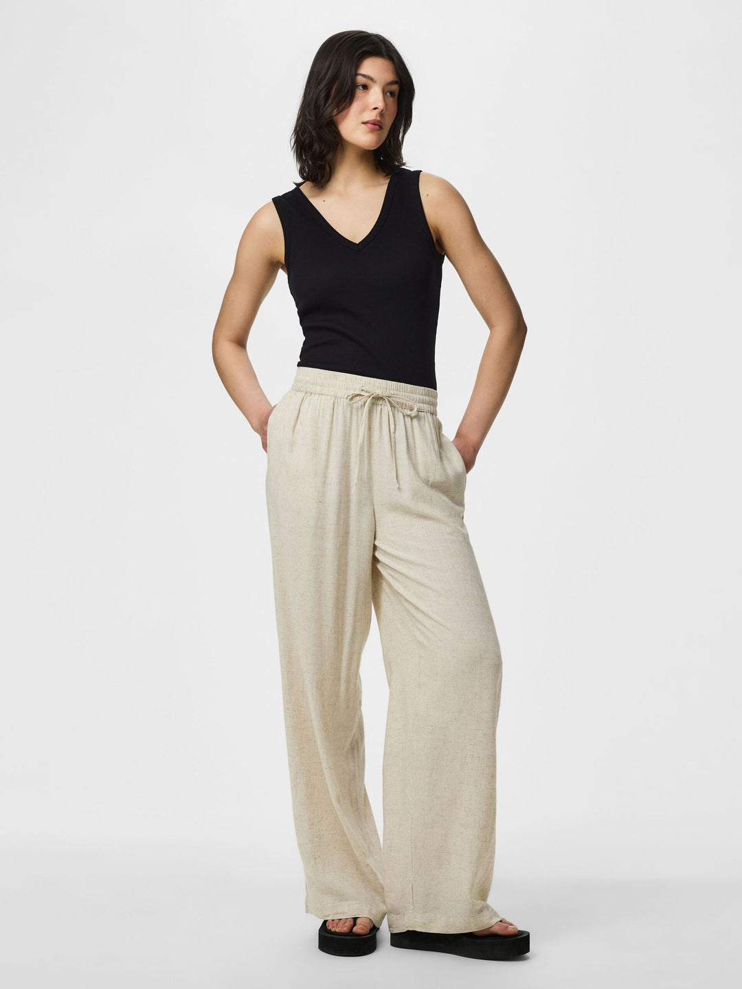 Pantaloni PIECES, bej