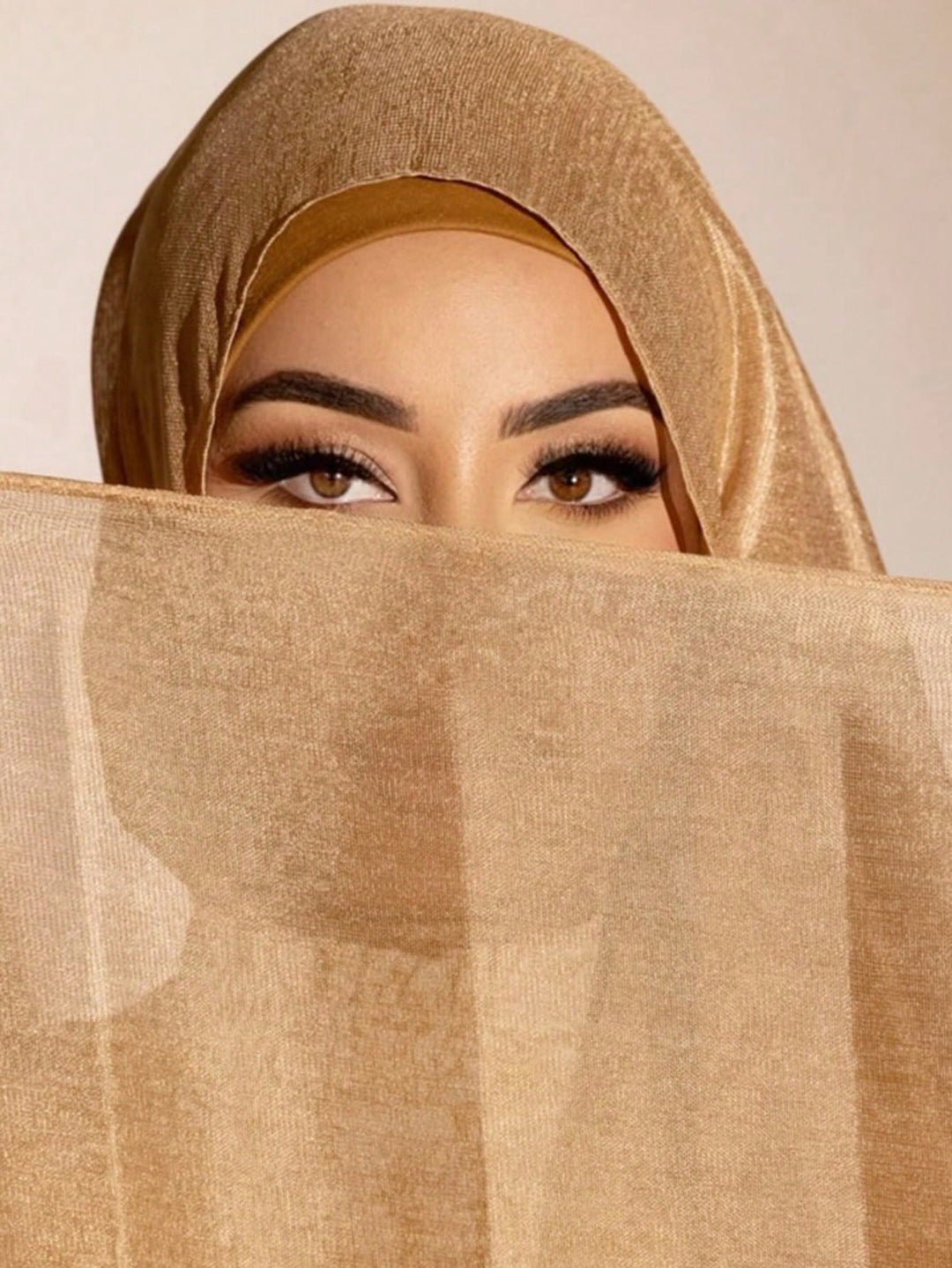 Hijab SHEIN, auriu