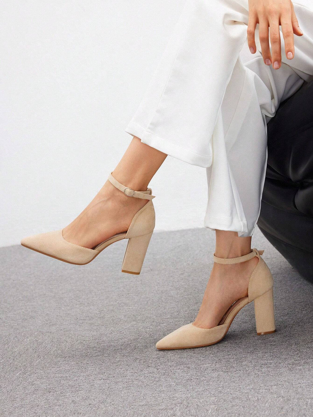 Pantofi cu toc SHEIN, bej