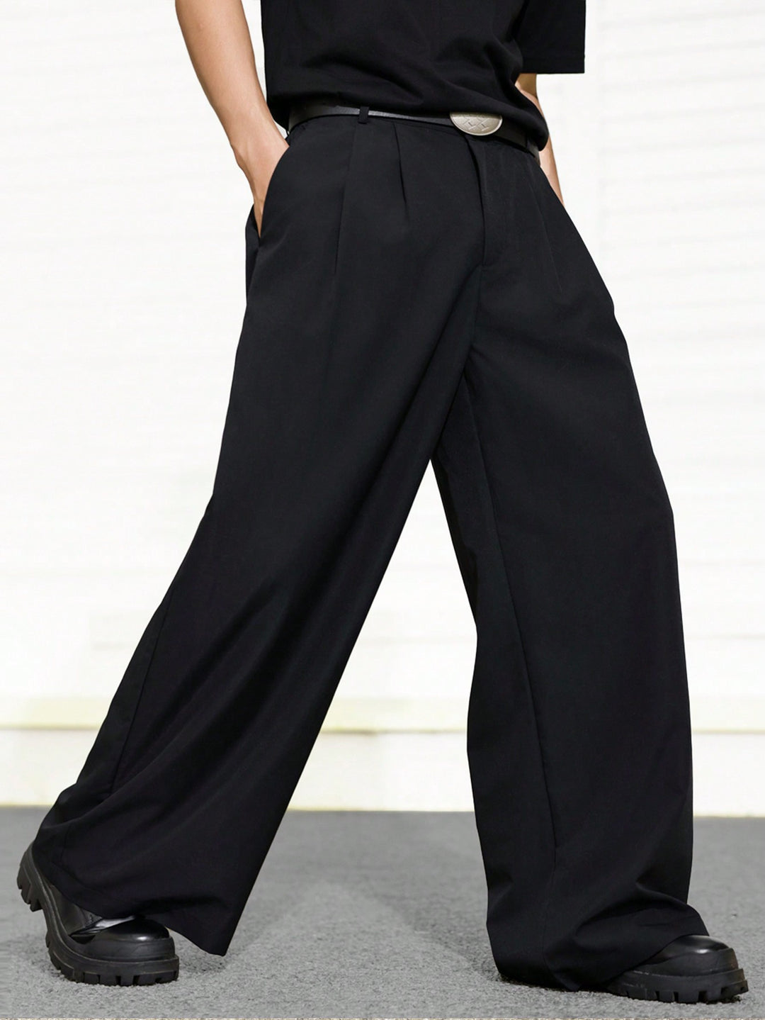 Pantaloni SHEIN, negru