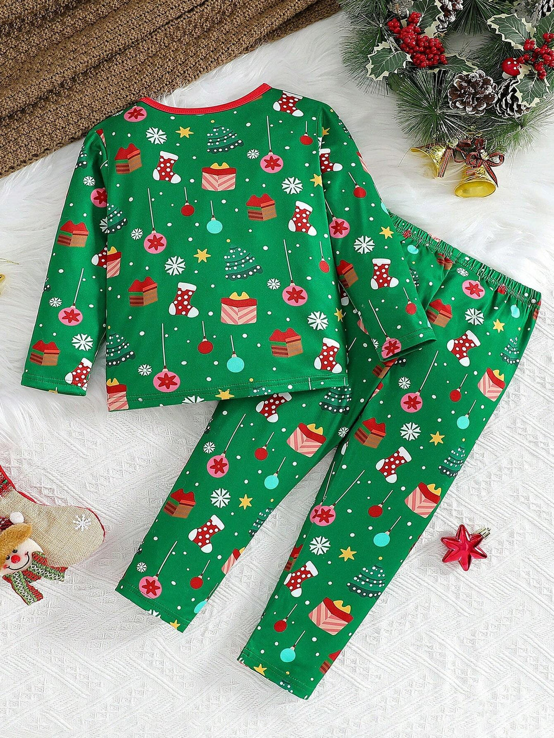 Compleu pijamale SHEIN, verde