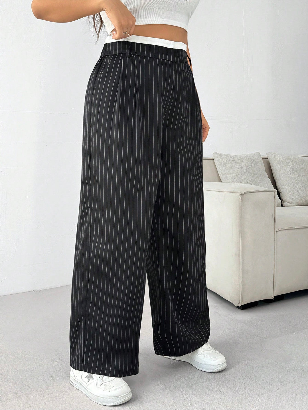 Pantaloni SHEIN, negru