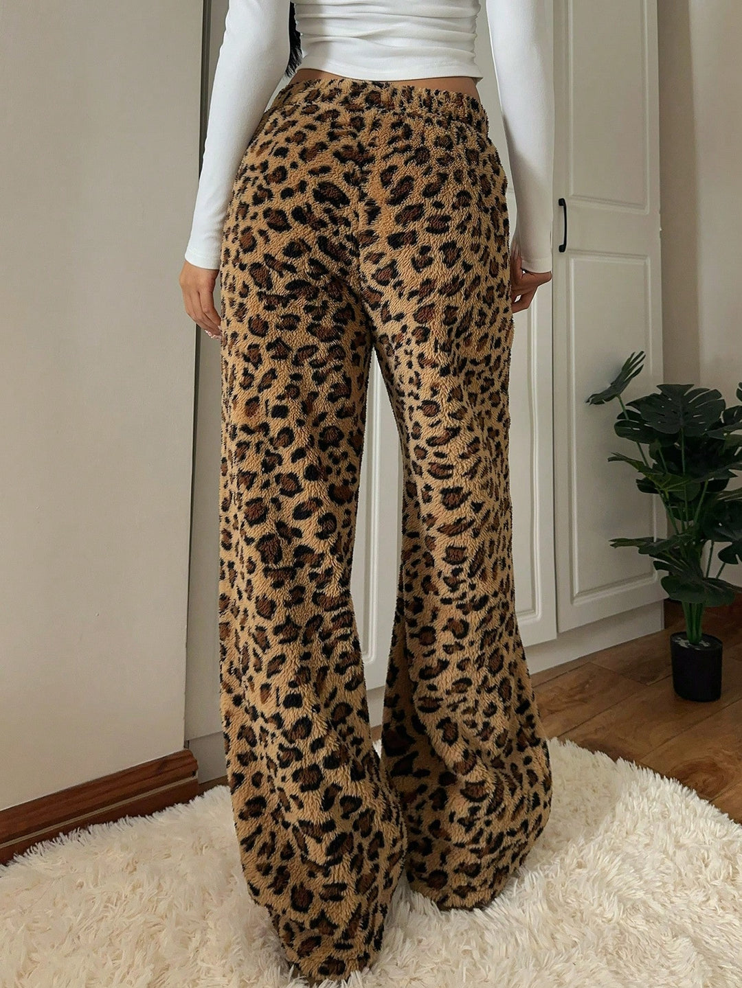 Pantaloni SHEIN, maro