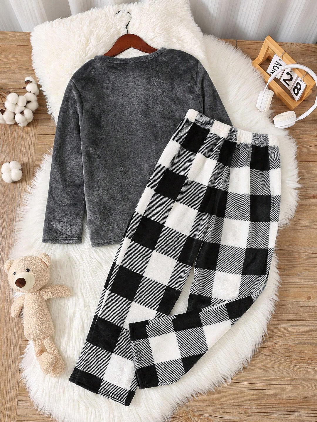 Compleu pijamale SHEIN, mix culori