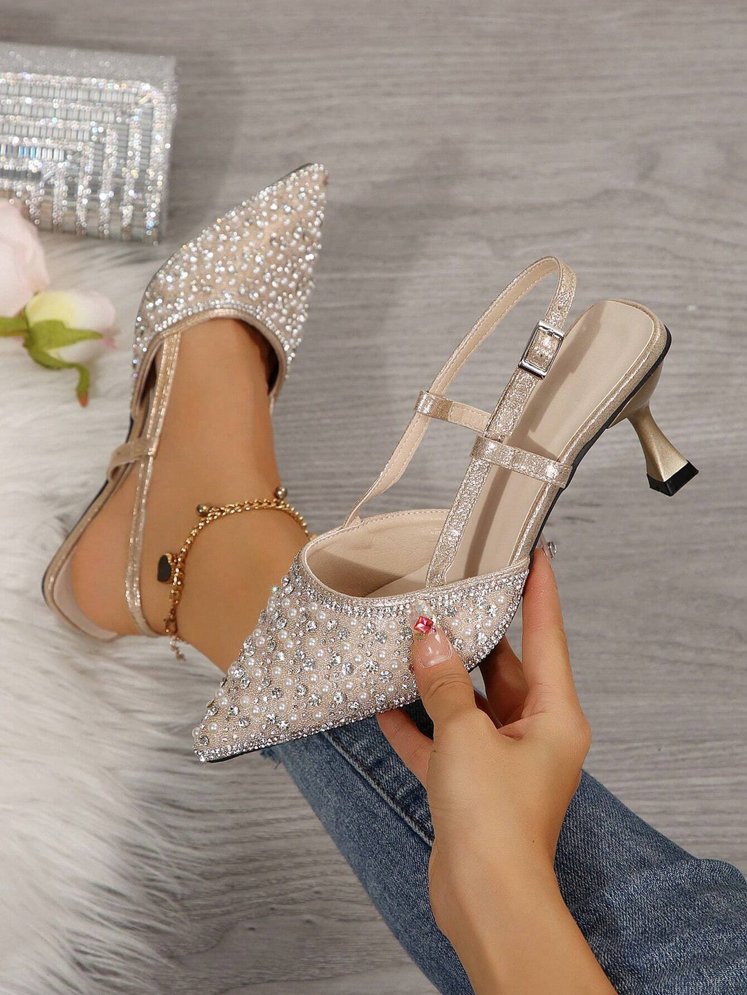 Pantofi cu toc SHEIN, crem