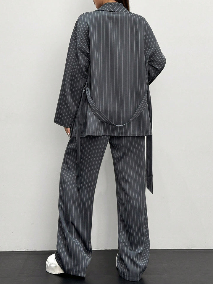 Costum SHEIN, gri