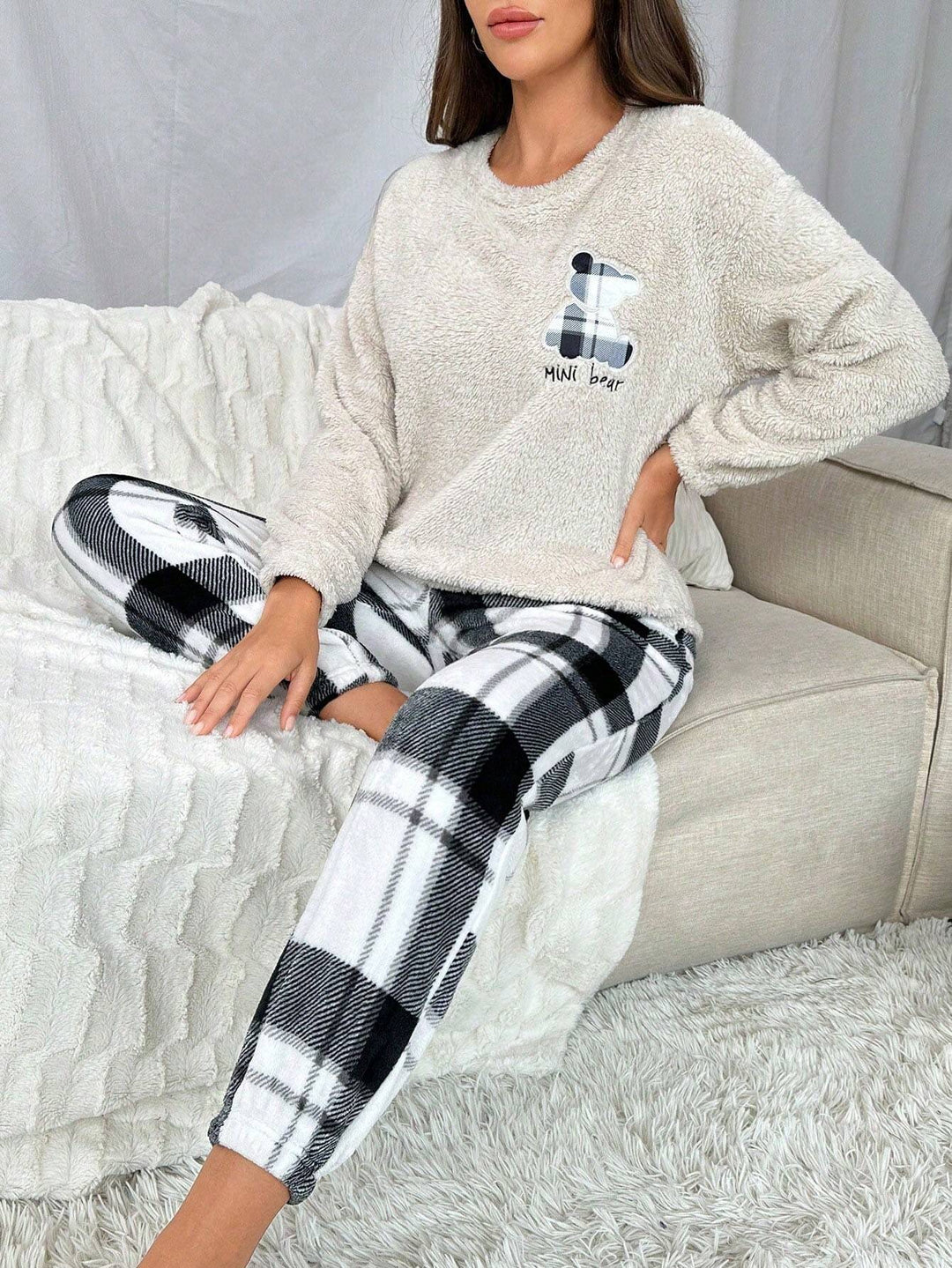 Compleu pijamale SHEIN, mix culori