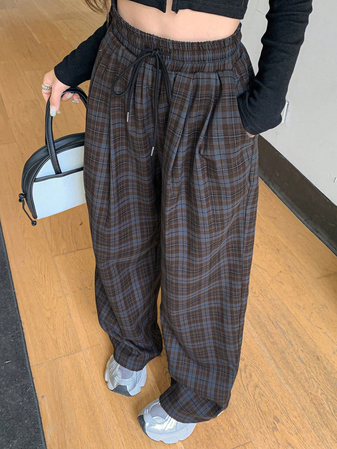 Pantaloni SHEIN, maro