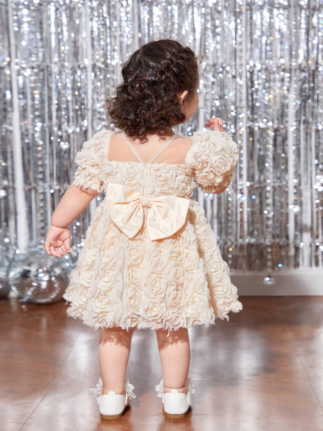 Ținută de petrecere SHEIN, bej