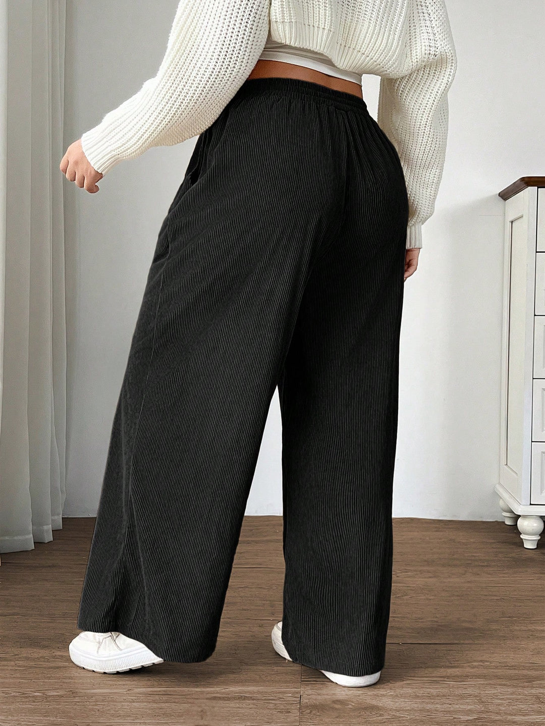 Pantaloni SHEIN, negru