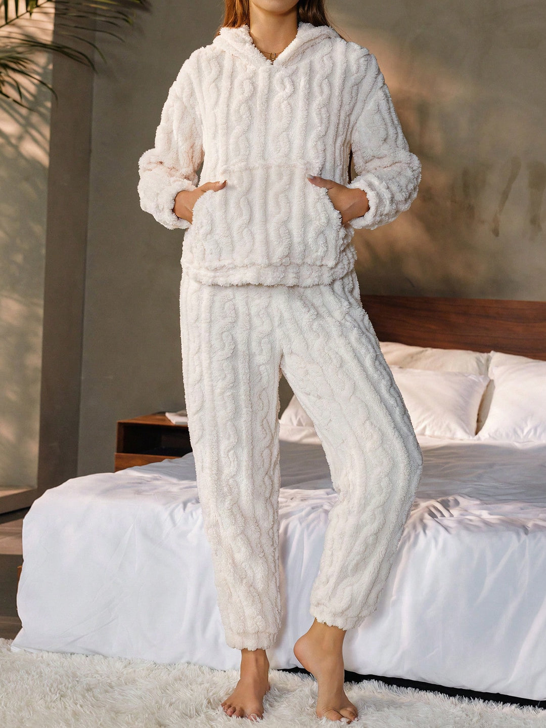 Set pijamale SHEIN, roz
