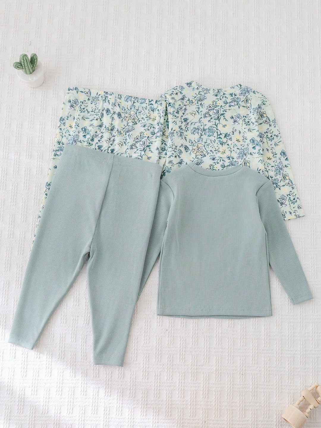 Pijama SHEIN, mix culori