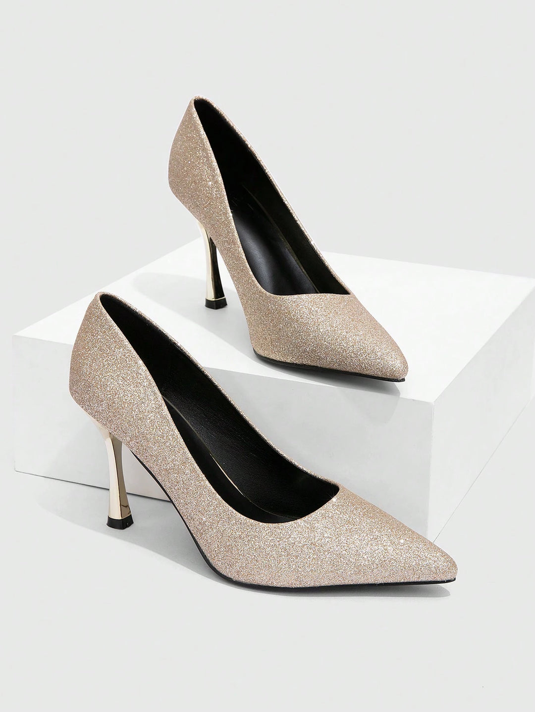 Pantofi SHEIN, auriu
