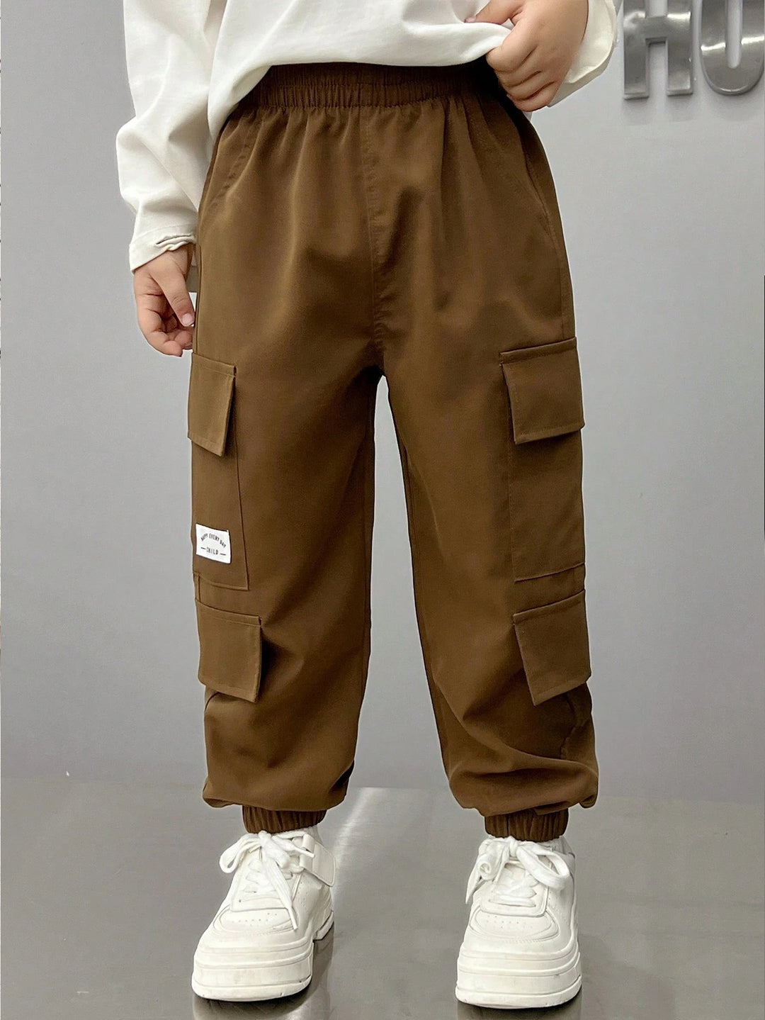 Pantaloni SHEIN, maro