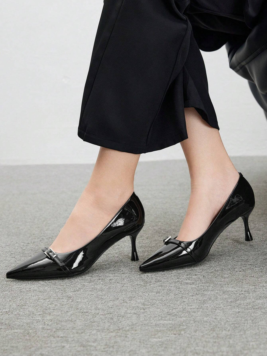 Pantofi cu toc SHEIN, negru