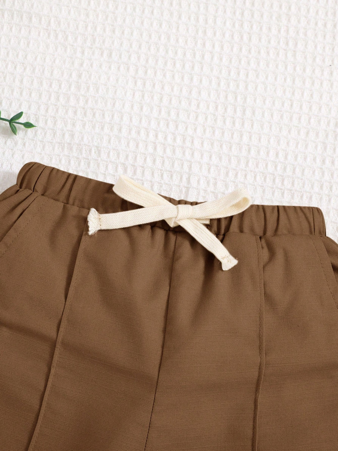 Pantaloni SHEIN, maro
