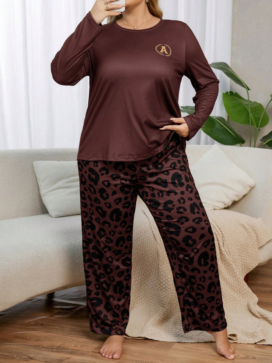 Compleu pijamale SHEIN, maro