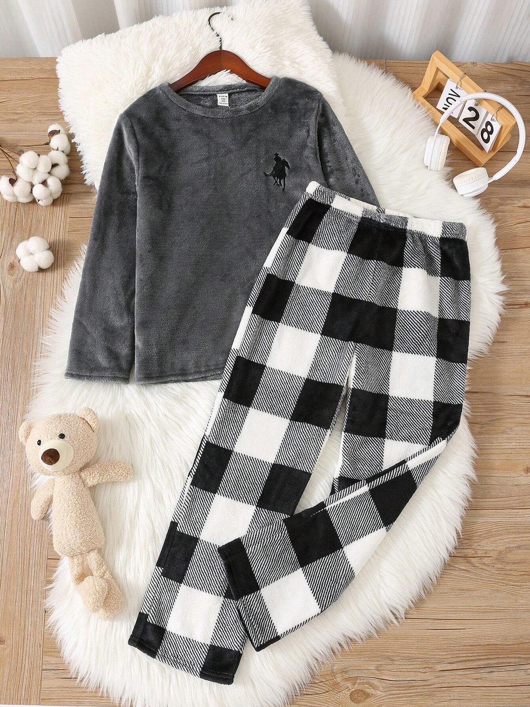 Compleu pijamale SHEIN, mix culori