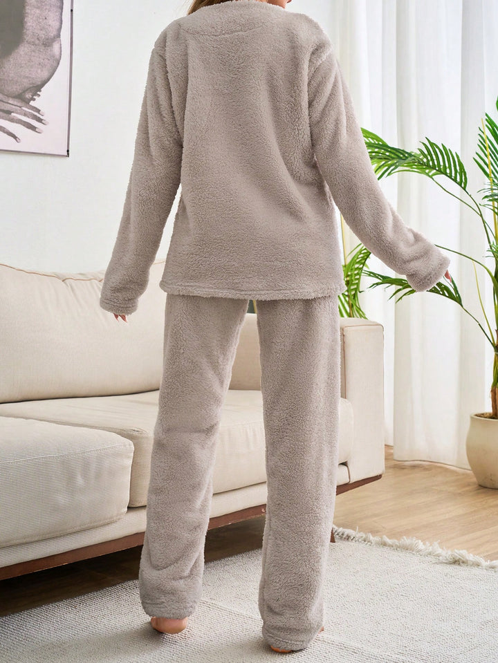 Set pijamale SHEIN, bej