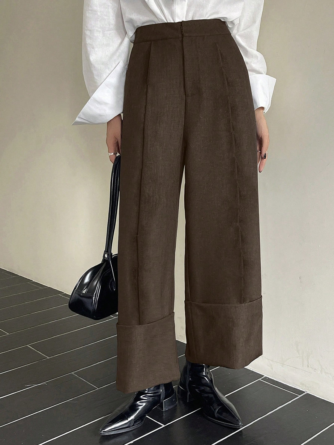 Pantalon SHEIN, maro