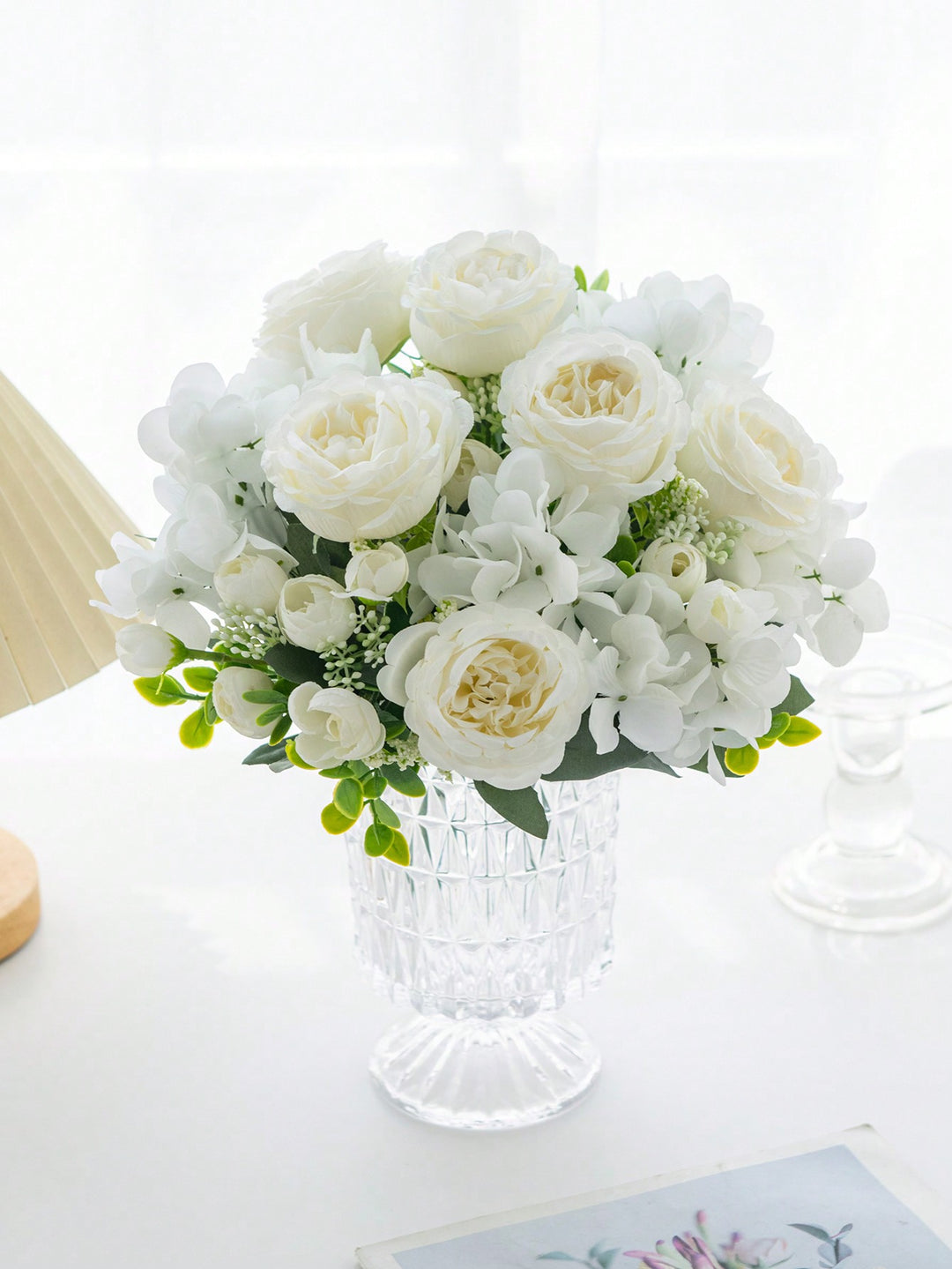 Floari artificiale SHEIN, alb